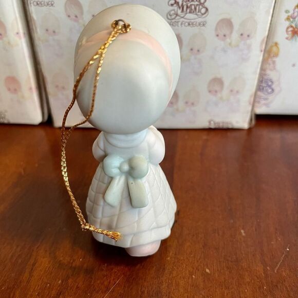 PRECIOUS MOMENTS Christmas Ornament “Share In The Warmth Of Christmas” 1993 - Picture 4 of 6